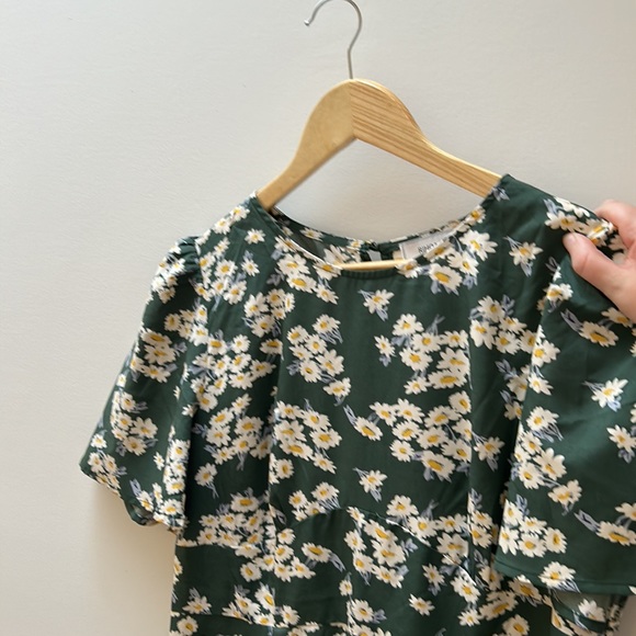 SIZE LARGE The Green Round Neck Short Sleeve Floral Midi Dress - Picture 4 of 4